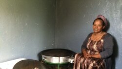 ኣብ ምምሕያሽ ቆጠብቲ ጸዓት ኤለክትሪክ ዝነጥፍ በዓል ሞያ ኤለክትሪክ