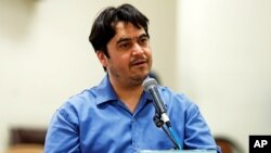 روح الله زم یکی از فعالان رسانه‌ای خارج از ایران بود که جمهوری اسلامی او را به عراق کشاند و از آنجا ربود. یکسال بعد او توسط جمهوری اسلامی اعدام شد. 