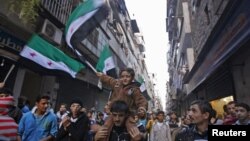 Halabda prezident Bashar al-Assadga qarshi namoyish, 12-noyabr, 2012-yil.