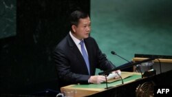 រូបឯកសារ៖ លោកនាយករដ្ឋមន្ត្រី ហ៊ុន ម៉ាណែត ថ្លែងសុន្ទរកថាក្នុងមហាសន្និបាតអង្គការសហប្រជាជាតិលើកទី៧៨ នៅទីស្នាក់ការអង្គការសហប្រជាជាតិ នៅទីក្រុងញូវយ៉ក នៅថ្ងៃទី២២ ខែកញ្ញា ឆ្នាំ២០២៣។