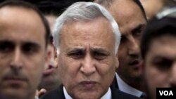 Mantan Presiden Israel Moshe Katsav (tengah, foto: dok)