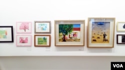 서울 가톨릭청년회관 1층 찻집에서 10대 탈북 소녀의 작품이 전시회가 열리고 있다.