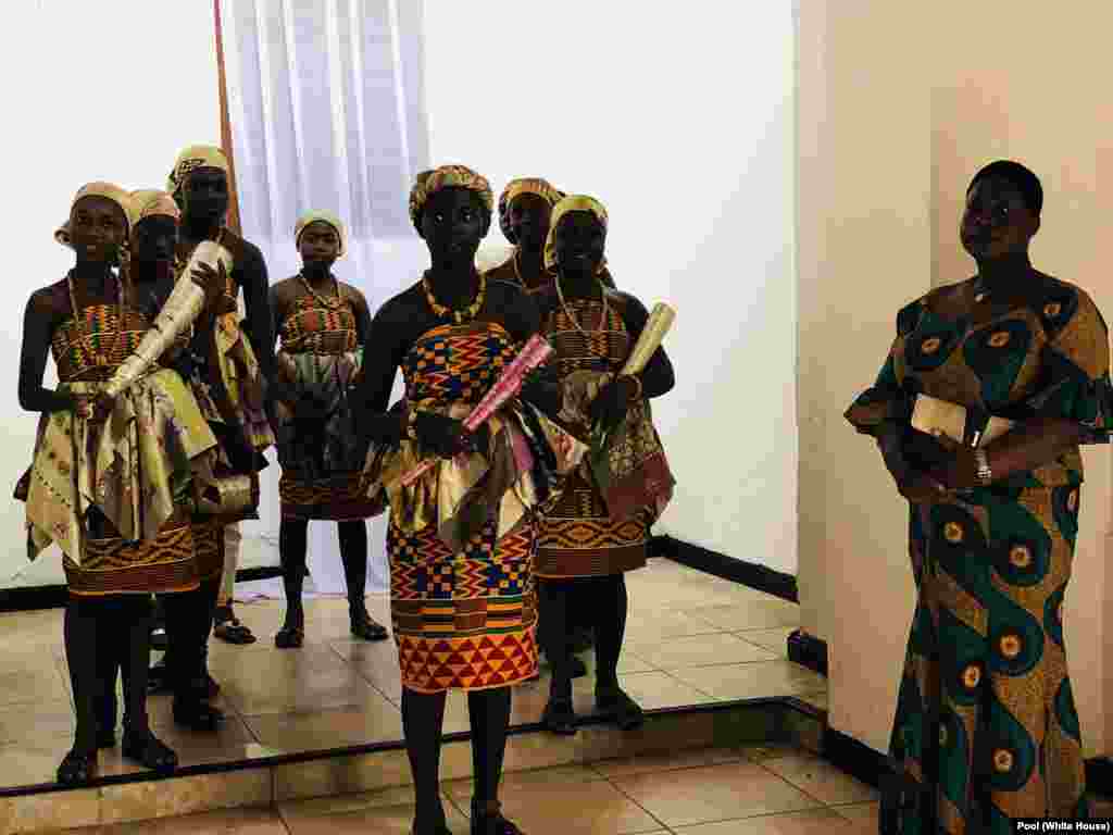 A welcome ceremony for US first lady Melania Trump at the Emintsimadze Palace on the Cape Coast of Ghana, Oct. 3, 2018. 