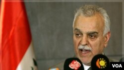 Wakil Presiden Irak, Tareq al-Hashemi, menjadi buron karena dituduh merekrut regu pembunuh.