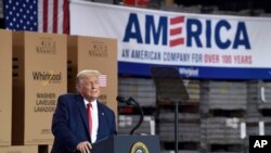 도널드 트럼프 미 대통령이 6일 오하이오주 월풀(Whirlpool) 생산공장에서 연설을 했다.