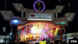 FILE - Tet Fest, the Vietnamese lunar new year celebration, in New Orleans in 2018. The celebration in New Orleans' Vietnamese community also attracts many people from outside of the Vietnamese American community. (Matt Haines/VOA)