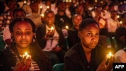 Vijana mjini Kigali washiriki kumbukumbu ya mauaji ya mwaka 1994 nchini Rwanda.