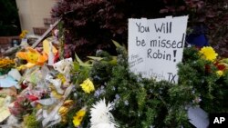 بر اساس گزارش سازمان جهانی صحت، در هر ۴۰ ثانیه، یک نفر در جهان خود کشی می کند و رسانه می تواند برای جلوگیری از خودکشی افراد، نقش عمدۀ را ایفا کنند