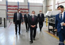 President Mirziyoyev visiting Cooperation Lab, Bektemir, Tashkent, Aug. 21, 2020. (Photo: President.uz)