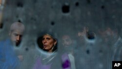 Dua orang bersenjata menembaki sederetan rumah warga sipil di sebuah desa terpencil di Kashmir yang dikuasai India, menyebabkan sedikitnya empat warga sipil tewas dan lima lainnya luka-luka. (Foto: AP)