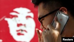 កង​ទ័ព​បាញ់​កំភ្លើង​ប្រភេទ&nbsp;105 mm Howitzer ដើម្បី​ស្វាគមន៍​ប្រធានាធិបតី​ហ្វីលីពីន&nbsp;Rodrigo Duterte នៅ​ពេល​លោក​បាន​មក​ដល់​ដើម្បី​ចូល​រួម​កម្មវិធី​តែង​តាំង​​មេបញ្ជាការ​កង​ទ័ព​ឧត្តមសេនីយ៍&nbsp;Rolando Joselito Bautista ក្នុង​តំបន់&nbsp;Fort Bonifacio នៅ​ជាយក្រុង​&nbsp;Taguig ខាង​កើត​ទីក្រុង​ម៉ានីល ប្រទេស​ហ្វីលីពីន។