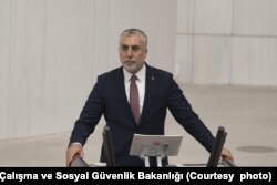 Çalışma ve Sosyal Güvenlik Bakanı Vedat Işıkhan.