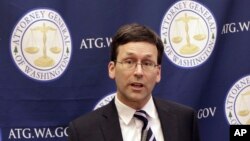 Jaksa Agung Bob Ferguson berbicara kepada media tentang batas usia merokok di negara bagian Washington dari 18 menjadi 21 tahun, 21 Januari 2015. Olympia, Washington. (Foto: AP Photo/Rachel La Corte).