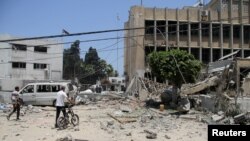 이스라엘 군이 가자지구를 공습했다. 