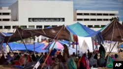 Pakistan Lawmakers Hold Emergency Meeting 