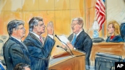 FILE - This courtroom sketch depicts former Donald Trump campaign chairman Paul Manafort (C) and his defense lawyer Richard Westling (L) before U.S. District Judge Amy Berman Jackson,at federal court in Washington, Sept. 14, 2018.