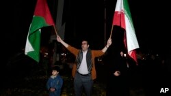 Stanovnici Teherana javno su proslavljali vijest o napadu na Izrael.