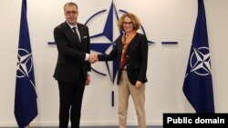 Azərbaycan Respublikasının NATO yanında Nümayəndəliyinin rəhbəri Cəfər Hüseynzadə və NATO Baş katibinin müavini Radmila Şekerinska 