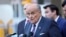 Mantan Wali Kota New York Rudy Giuliani berbicara kepada awak media sebelumnya meninggalkan gedung pengadilan di New York, pada 7 November 2024. (Foto: AP/Seth Wenig)