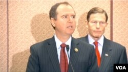 民主党众议员希夫（Adam Schiff）推动新枪支法案。