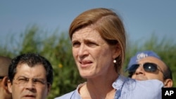 Dubes AS untuk PBB, Samantha Power, berbicara kepada para wartawan (3/9). Juba, Sudan Selatan (foto: AP Photo/Justin Lynch)