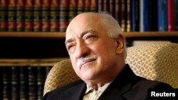 Amerikada yashayotgan diniy peshvo Fathulla Gulen, Turkiya rasmiylari nazarida, Erdog'an ma'muriyatini hukumatdan ag'darmoqchi.