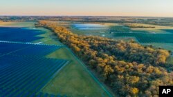 미국 텍사스주에서 대규모 태양열 인프라 시설이 지어지고 있다. (자료사진)