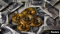 Bitkoin, REUTERS/Dado Ruvic/Illustration