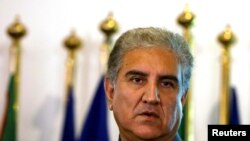 លោក Shah Mehmood Qureshi រដ្ឋមន្ត្រី​ការបរទេស​ប៉ាគីស្ថាន​ស្ថិត​ក្នុង​សន្និសីទ​កាសែត​មួយ​នៅ ក្រសួង​ការបរទេស​ក្នុង​ក្រុង Islamabad ប្រទេស​ប៉ាគីស្ថាន កាលពី​ថ្ងៃទី២០ ខែសីហា ឆ្នាំ២០១៨។