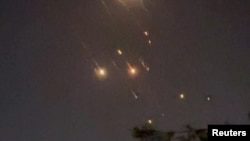 An ga wasu abubuwa masu firaye a sararin samaniyar Amman bayan da Iran ta harba jiragen yakin Isra'ila