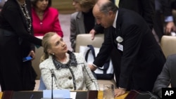 克林顿国务卿在周三联大会议前与法国外长法比尤斯谈话