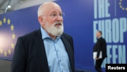 资料照片：欧盟委员会执行副主席弗朗斯·蒂默曼斯出席在沙姆沙伊赫举行的第27届联合国气候变化大会(COP27)。