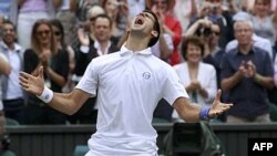 Novak - zvezda koja ujedinjuje Srbe