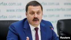 រូបឯកសារ៖ សមាជិក​រដ្ឋ​សភា​អ៊ុយក្រែន លោក Andrii Derkach ថ្លែង​ក្នុង​សន្និសីទ​សារព័ត៌មាន​មួយ​នៅ​ទីក្រុង​កៀវ ប្រទេស​អ៊ុយក្រែន កាល​ពី​ខែ​តុលា ២០១៩។