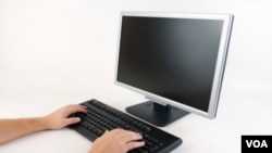 Menteri Komunikasi Australia, Stephen Conroy, menyebut PM baru Julia Gillard menginginkan pendekatan baru bagi isu penyensoran internet.