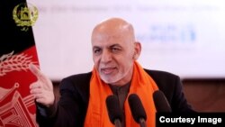 رئیس جمهور گفت، توقع دارد که زنان دفاع از قانون اساسی، حاکمیت قانون و مبارزه با فساد را بخشی از وظیفه خود بدانند