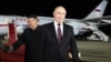 Ruski predsednik Vladimir Putin i severnokorejski lider Kim Džong Un na aerodromu u Pjongjangu (Foto: AP/Sputnik/Gavriil Grigorov)