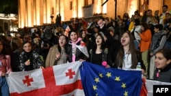 格鲁吉亚通过极具争议性的“外国影响力”法案，爆发了前所未有的抗议。