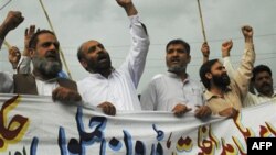 Dân bộ tộc Pakistan biểu tình chống những vụ tấn công bằng máy bay không người lái ở Miran Shah