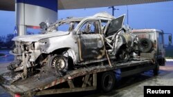 Mobil pemantau OSCE yang menabrak ranjau darat di Luhansk, Ukraina timur (23/4).