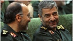 در اين عکس معاون کل ستاد نیروهای مسلح ایران در کنار سرلشکر محمد علی جعفری فرمانده سپاه ديده می شود