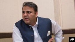 Menteri Informasi Pakistan Fawad Chaudhry.