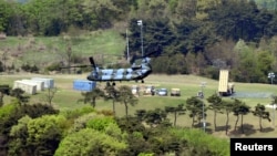 យន្តហោះ​ប្រតិកម្ម​ល្បឿន​លឿន​នៃ​ប្រព័ន្ធ​ការពារ​មីស៊ីល THAAD ត្រូវ​បាន​គេ​ថត​បាន​នៅ​ក្នុង​តំបន់ Seongju ប្រទេស​កូរ៉េ​ខាង​ត្បូង កាលពី​ថ្ងៃទី២៦​ ខែមេសា ឆ្នាំ២០១៧។