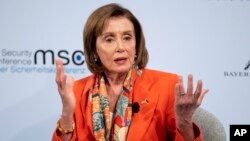 众议院议长佩洛西在慕尼黑安全会议的首日活动中讲话。(2020年2月14日)
