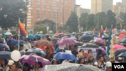 Hari pemogokan nasional dan demonstrasi memprotes Presiden Kolombia Iván Duque, di Bogotá, Kolombia, 21 November 2019. (Foto: VOA/Karen Sánchez)