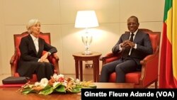 La directrice générale du FMI, Christine Lagarde, reçue par le président du Bénin, Patrice Talon, à Cotonou, le 11 décembre 2017 (VOA/Ginette Fleure Adande)