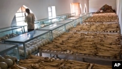 Massacres perpétrés par les hutus rwandais