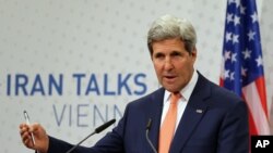 존 케리 미국 국무장관이 이란 핵 협상과 관련하여 15일 기자회견을 가지고 있다.