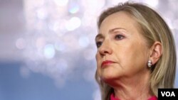 Menlu AS Hillary Clinton: Presiden Bashar al-Assad akan menanggung "konsekuensi berat" atas pelanggaran HAM.