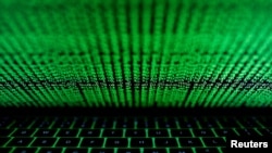 Американските и британските власти денес поднесоа обвиненија, воведоа санкции и го обвинија Пекинг за сеопфатна кампања за сајбершпионажa